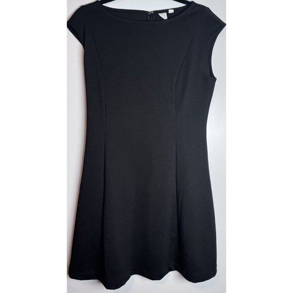 GAP Soft Stretch Black Fit & Flare Dress Size 8 Cap Sleeve Little Black Dress - Picture 1 of 5